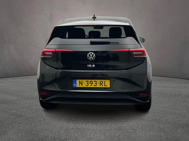 Volkswagen ID.3 Pro 204pk Automaat Adaptive cruise control, Navigatie, LED matrix koplampen, Achteruitrijcamera, Stoelverwarming, Stuurwiel verwarmd, Parkeersensoren, App connect