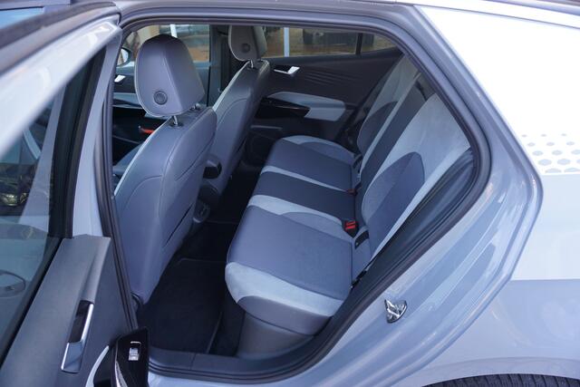 Volkswagen ID.3 First Plus 58 kWh Camera | Stoel + Stuurverwarm. *All in prijs*
