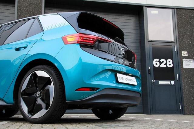 Volkswagen ID.3 Max First Edition | Vol optie!! | Panorama dak | Trekhaak | BTW voertuig | SOH 92%