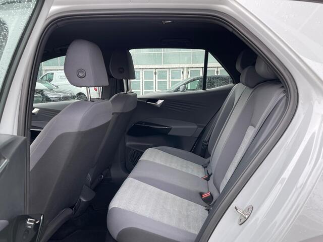 Volkswagen ID.3 Pure 45 kWh / Parkeersensoren / App Connect / Navigatie / VW