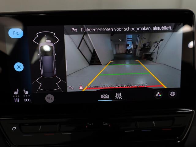 Volkswagen ID.3 First Max 58 kWh 204 pk | Navigatie | Panoramadak | Parkeersensoren | Achteruitrijcamera | Stoelverwarming |