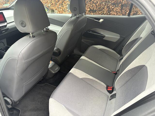 Volkswagen ID.3 First Plus 58 kWh / AUTOMAAT / NAVI / INCL BTW