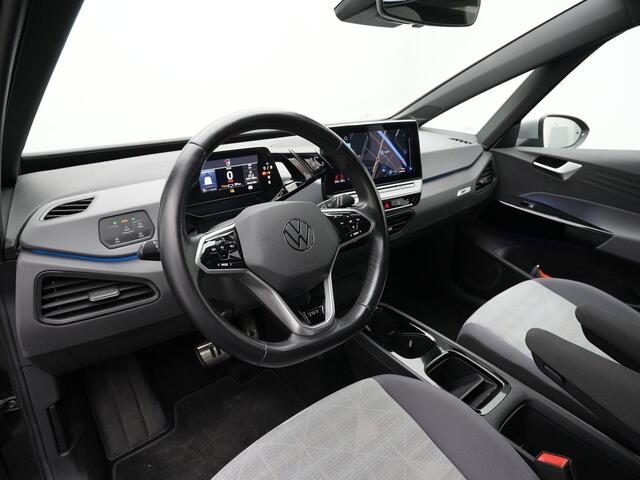 Volkswagen ID.3 First 58 kWh 204 pk | Stuur-/stoelverwarming | Navigatie | Adaptive Cruise | Parkeersensoren voor/achter