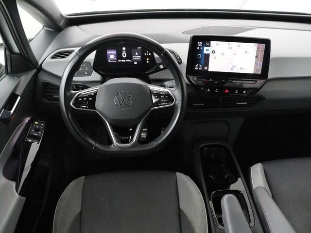Volkswagen ID.3 First Plus 58 kWh | SOH 90% | Stoel & stuurverwarming | Camera | Adaptive cruise | Sfeerverlichting | Carplay | Navigatie | Keyless | Matrix LED
