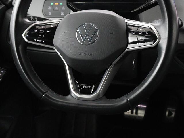 Volkswagen ID.3 First Plus 58 kWh | SOH 90% | Stoel & stuurverwarming | Camera | Adaptive cruise | Sfeerverlichting | Carplay | Navigatie | Keyless | Matrix LED