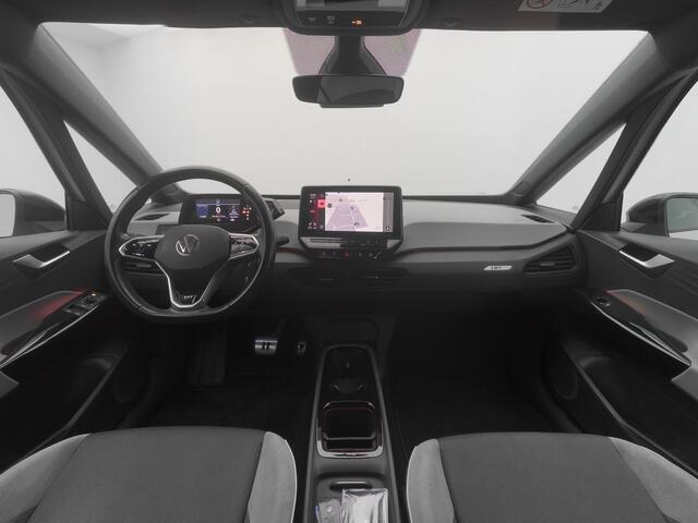 Volkswagen ID.3 First Plus 58 kWh | CAMERA | ADAPTIVE | STOEL- EN STUURVERW. | TREKHAAK