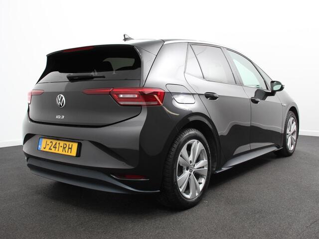 Volkswagen ID.3 First Plus 58 kWh | Navigatie | Apple Carplay/Android Auto | Camera | Parkeersensoren | Adaptive Cruise Control | Full LED Matrix | Stoel- en stuurverwarming | Lichtmetalen velgen | Climate Control