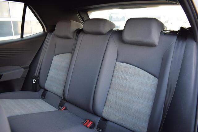 Volkswagen ID.3 First 58 kWh | Apple CarPlay | 18" LM | Stoelverwarming