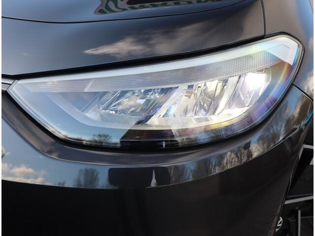 Volkswagen ID.3 First 58 kWh Navi / Climate / Stoelverw / DAB / Trekh All season banden