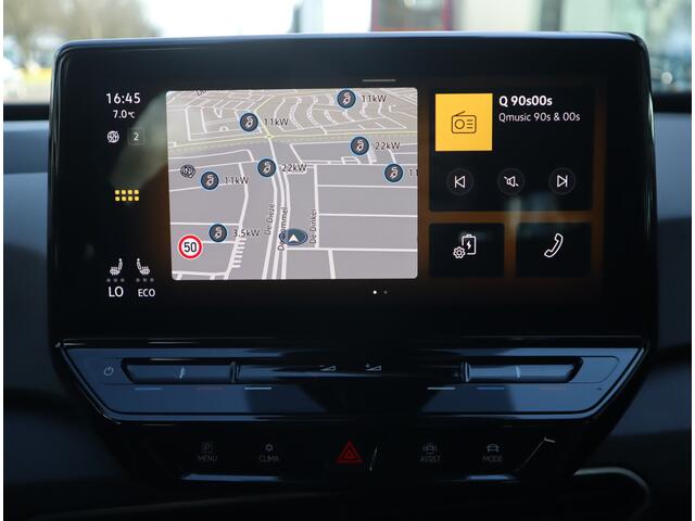 Volkswagen ID.3 First 58 kWh Navi / Climate / Stoelverw / DAB / Trekh All season banden