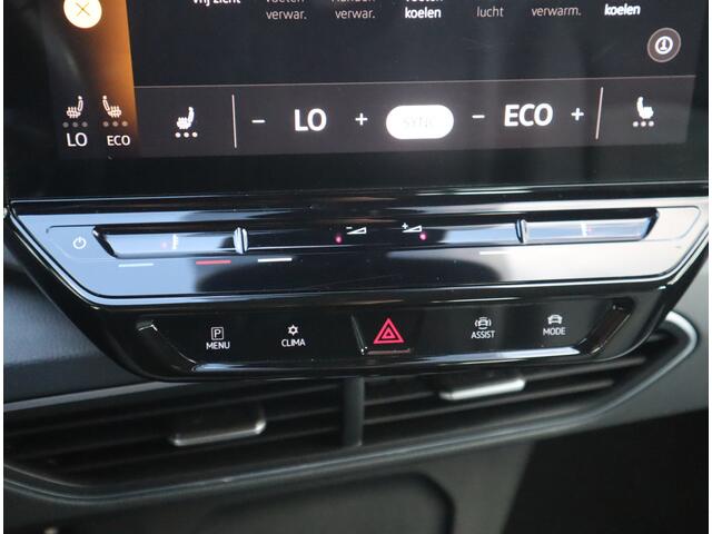 Volkswagen ID.3 First 58 kWh Navi / Climate / Stoelverw / DAB / Trekh All season banden