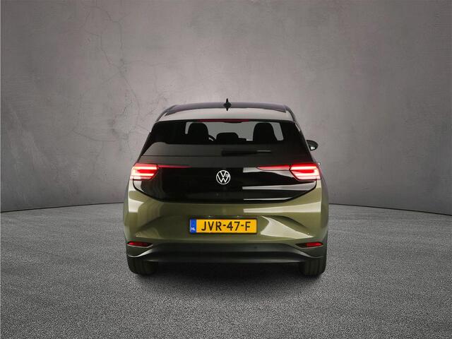 Volkswagen ID.3 Limited Edition 170pk Automaat Steunhaak, Black style, Adaptive cruise control, Navigatie, Parkeersensoren, Stoelverwarming, Stuurwiel verwarmd