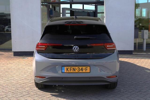 Volkswagen ID.3 Pro Limited Edition 59 kWh 204PK / 150kW, Steunhaak (voor fietsendrager), 19" 'Bergen' LMV, LED Matrix koplampen (IQ.Lights), dynamische grootlichtassistent (dynamic light assist), navigatie, Apple Carplay & Android Auto, DAB+, achteruitrijcamera (rear vi