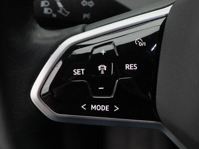 Volkswagen ID.3 Pro 58 kWh 204 Pk | Stoelverwarming | Adaptive cruise | Parkeer Sensoren | CarPlay | Navigatie | Climatronic | 18 Inch | 61.310 Km !!