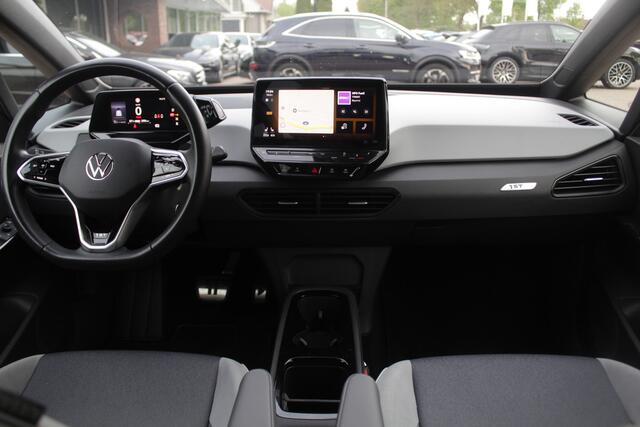 Volkswagen ID.3 First 58 kWh / SOH 93,5% / Camera / Keyless / Matrix LED / Interieurvoorverwarming / 19'' / DAB / Navigatie / ACC / Stoel+Stuurverwarming