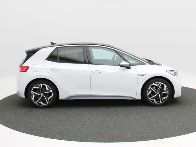 Volkswagen ID.3 First Plus 58 kWh 204 Pk Automaat | Full LED | Camera | Stoelverwarming | CarPlay | Climatronic | Navigatie | 19 Inch | 118.477 Km !!