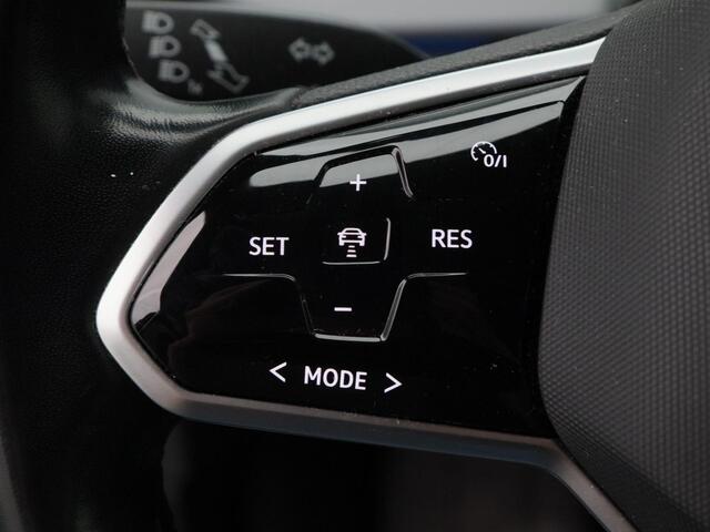 Volkswagen ID.3 First Plus 58 kWh 204 Pk Automaat | Full LED | Camera | Stoelverwarming | CarPlay | Climatronic | Navigatie | 19 Inch | 118.477 Km !!