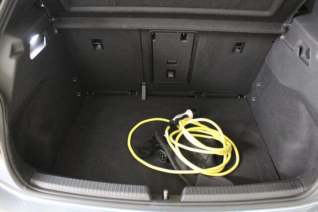 Volkswagen ID.3 Business 58 kWh 150kW / 204PK Navigatie | Keyless | Camera | Cruise Control | 90% SoH