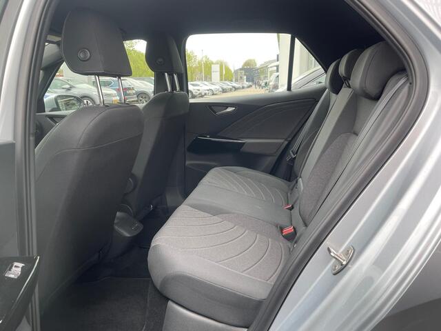 Volkswagen ID.3 Pure 52 kWh / All Seasons / Achteruitrijcamera / 18'' LMV / VW