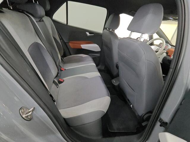 Volkswagen ID.3 First Plus 58 kWh | IQ.Light | Trekhaak | Camera | 19" | Navi