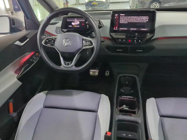 Volkswagen ID.3 First Max 58 kWh / 94% SOH/ AUTOMAAT/ PANODAK/ LED/ CRUISE/ NAVI/ STOELVERWARM./ PARK. SENSOREN + CAMERA/ 20"LMV