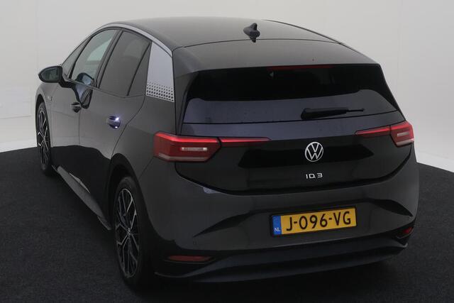 Volkswagen ID.3 First Plus 58 kWh / SOH 92%/ AUTOMAAT/ TREKHAAK/ STOELVERWARM./ CLIMA/ NAVI/ CRUISE/ 19"LMV