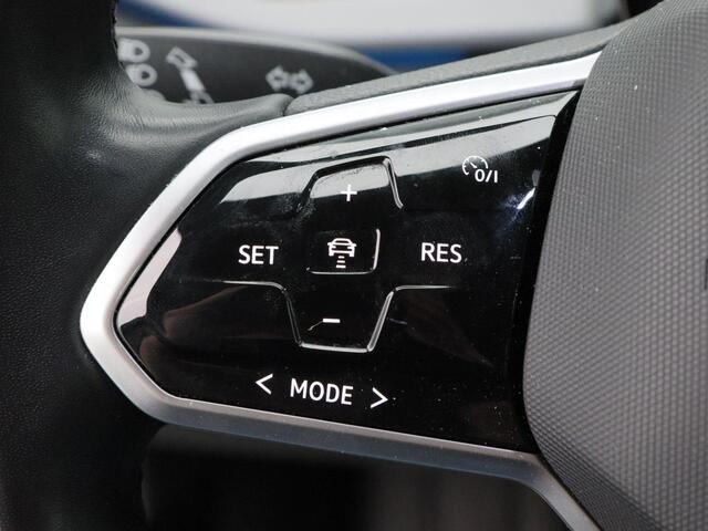 Volkswagen ID.3 First Plus 58 kWh 204 Pk | Camera | Stoelverwarming | Climatronic | CarPlay | Adaptive Cruise | Navigatie | Full LED | 19 Inch | 68.727 Km !!