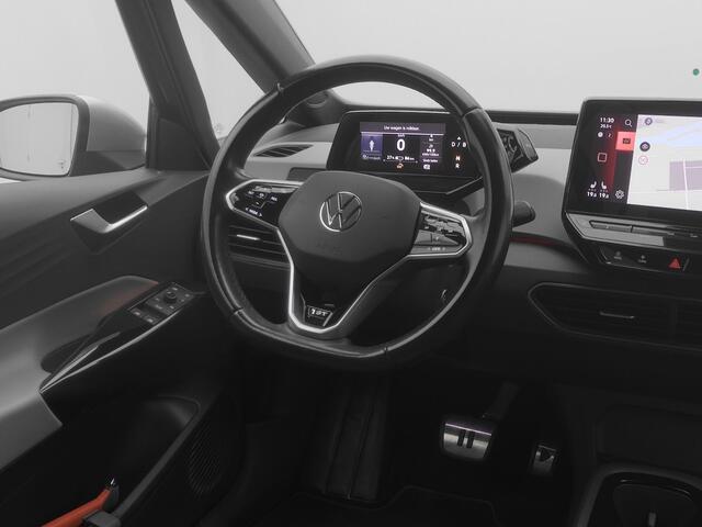 Volkswagen ID.3 First Plus 58 kWh | CAMERA | ADAPTIVE | STOEL- EN STUURVERW.