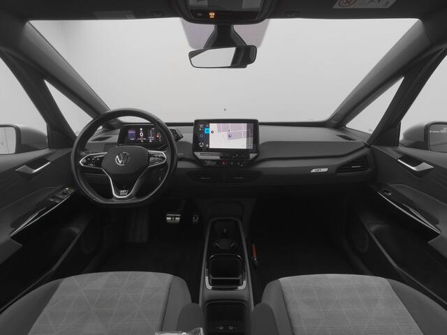 Volkswagen ID.3 First 58 kWh | ADAPTIVE | STOEL- EN STUURVERW. | TREKHAAK