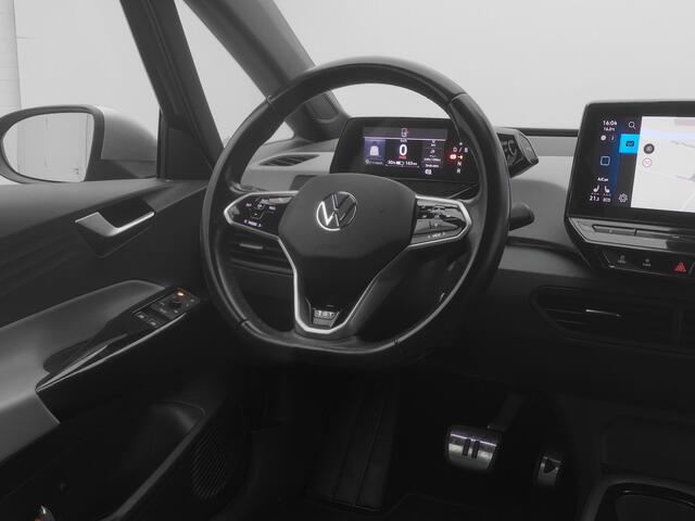 Volkswagen ID.3 First Plus 58 kWh | CAMERA | ADAPTIVE | STOEL- EN STUURVERW. | TREKHAAK