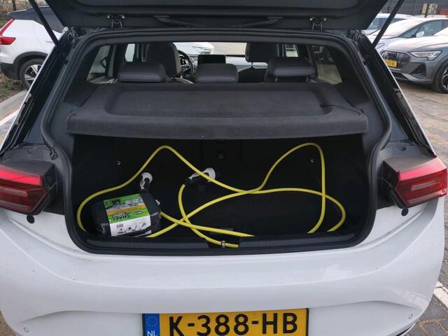 Volkswagen ID.3 First Max 58 kWh 204PK | Panorama dak | Sportstoelen | 20" LM velgen |