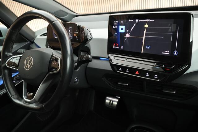 Volkswagen ID.3 First Max 204pk 58 kWh Trekhaak Panoramadak Matrix LED Camera Stoelverwarming Navigatie