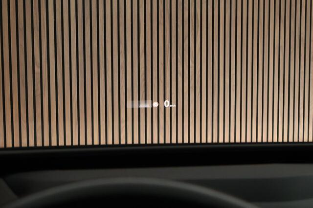 Volkswagen ID.3 First Max 204pk 58 kWh Trekhaak Panoramadak Matrix LED Camera Stoelverwarming Navigatie