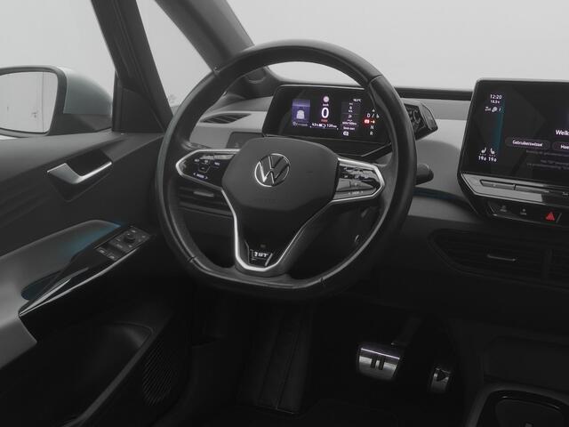 Volkswagen ID.3 First Plus 58 kWh | CAMERA | ADAPTIVE | STOEL- EN STUURVERW. | TREKHAAK