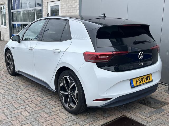 Volkswagen ID.3 First Plus 58 kWh / 93% SOH/ AUTOMAAT/ CAMERA/ PARK. SENSOREN/ IQ. LIGHT/ KEYLESS/ STOEL-STUURVERWARM./ APP CONNECT/ ADAPT. CRUISE/ NAVI/ CLIMA/ DAB/ 19" LMV