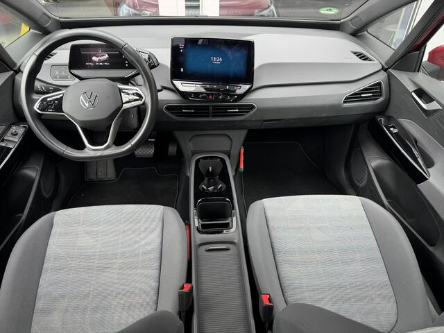 Volkswagen ID.3 Pro 58 kWh PDC voor & Achter | Navigatie | Achteruitrijcamera | Cruise control | Climate control| Stoelverwarming voor | Panoramadak
