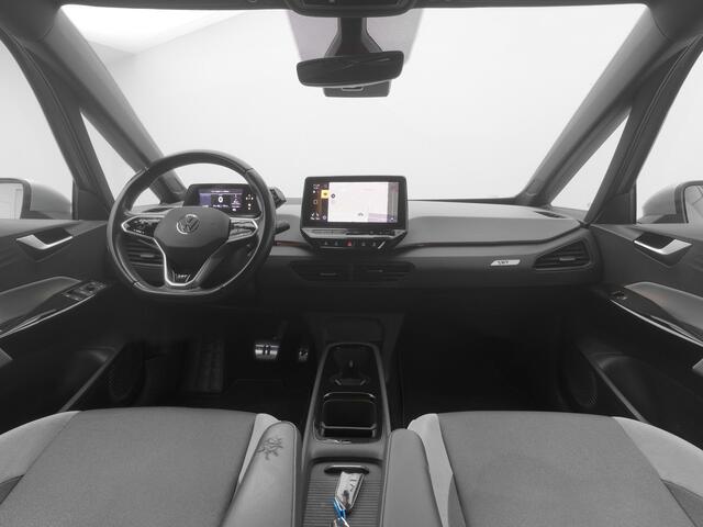 Volkswagen ID.3 First Plus 58 kWh | CAMERA | ADAPTIVE | STOEL- EN STUURVERW.