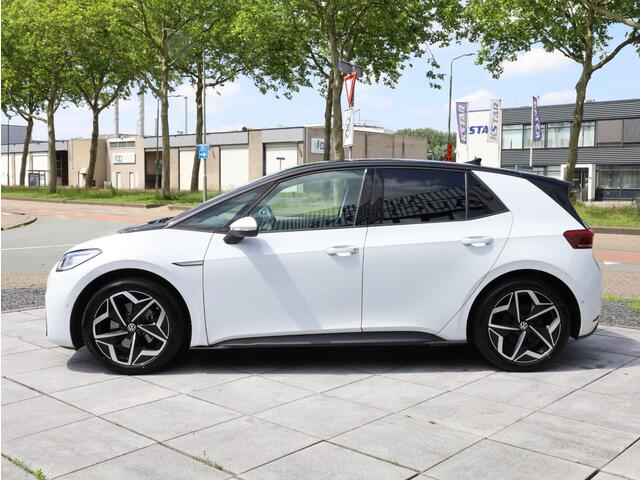 Volkswagen ID.3 Pure Panoramadak | Achteruitrijcamera | Keyless Go & Entry | IQ Light Matrix LED | Stoel&Stuurverwarming | 19"Inch |