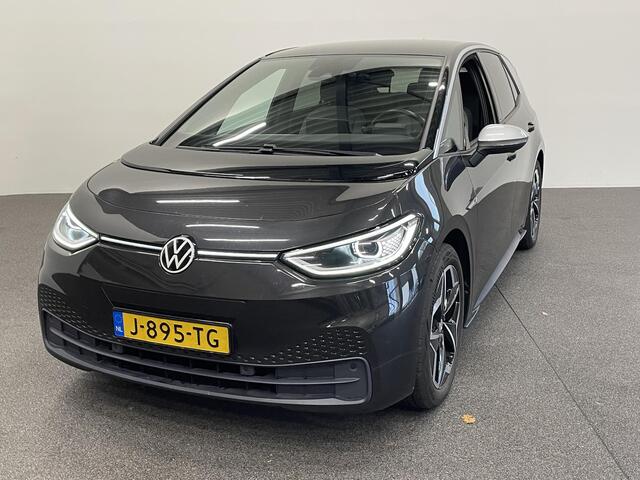 Volkswagen ID.3 First Plus 58 kWh Navigatie Apple Carplay/Android Auto Adaptive Cruise Control Camera Parkeersensoren Stoel- en stuurverwarming Lichtmetalen velgen Climate Control