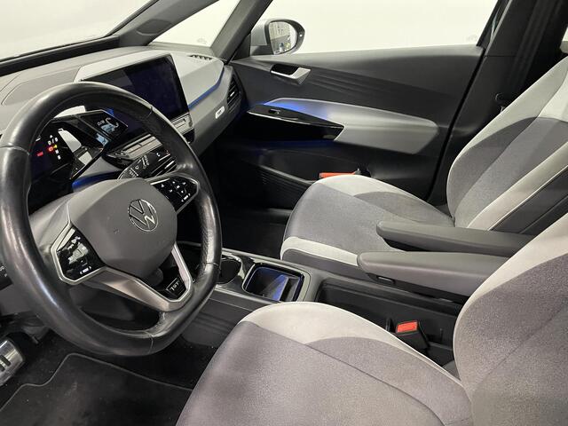 Volkswagen ID.3 First Plus 58 kWh Navigatie Apple Carplay/Android Auto Adaptive Cruise Control Camera Parkeersensoren Stoel- en stuurverwarming Lichtmetalen velgen Climate Control
