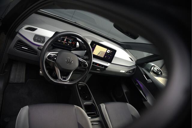 Volkswagen ID.3 First Plus 58 kWh | Stoelverwarming | Stuurverwarming | Camera | Adaptive Cruise Control | Navigatie | Keyless | Parkeersensoren | LED | Apple Carplay | NAP |