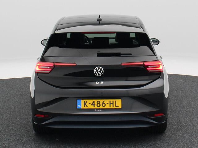 Volkswagen ID.3 First Max 58 kWh 204 Pk | Stoelverwarming | Panorama dak | Trekhaak | Camera | Adaptive Cruise | CarPlay | Matrix LED | 19 Inch | 87.533 Km !!