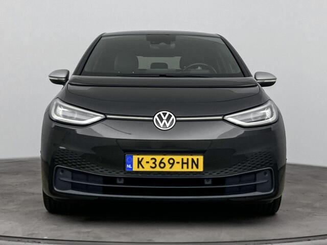 Volkswagen ID.3 First Plus 58 kWh | Navigatie | Achteruitrij camera | Stoelverwarming | Cruise control | Elektrische ramen |