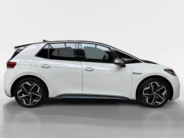 Volkswagen ID.3 First Plus 58 kWh I Adaptive Cruise I Camera I Stoelverwarming I CarPlay I