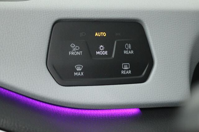 Volkswagen ID.3 First Plus 58 kWh (PANO, CAMERA, SFEERVERLICHTING, STOELVERWARMING, CRUISE ADAPTIEF)