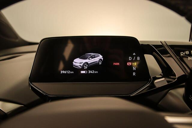 Volkswagen ID.4 1st Max 204pk Automaat Panoramadak, Head up display, Adaptive cruise control, Elektrische achterklep, 360 camera, Achteruitrijcamera, LED matrix koplampen