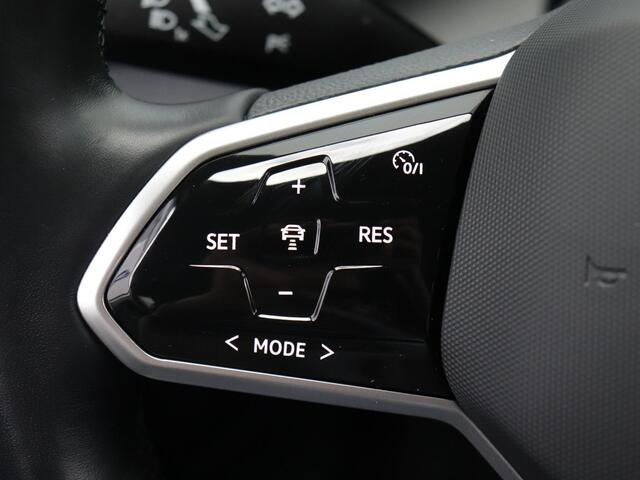 Volkswagen ID.4 Pro 77 kWh | Warmtepomp | Matrix LED | Style interieur | Camera | Adaptive Cruise | Stoel- en Stuurverwarming |