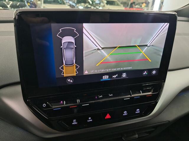 Volkswagen ID.4 First 77 kWh | Stoelverwarming | Stuurverwarming | Trekhaak | Warmtepomp | Adaptive Cruise Control | Navigatie | Apple Carplay | Keyless | Camera | Parkersensoren |