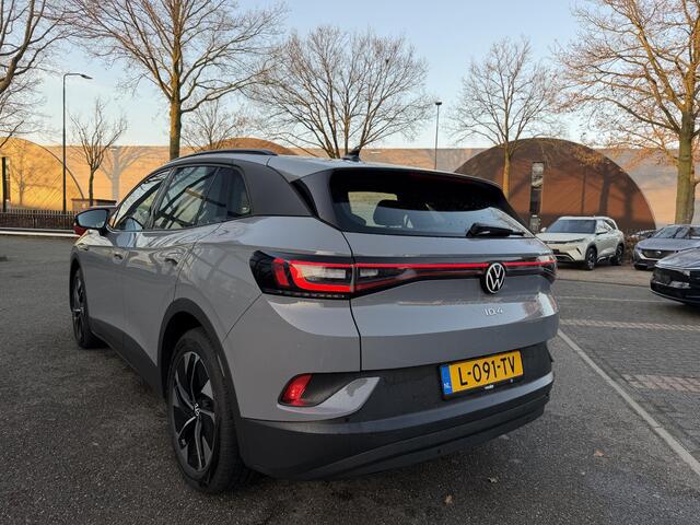 Volkswagen ID.4 Life 77 kWh Stoel & Stuurverwarming | Adaptieve Cruise Control | Rijklaar met 12 mnd BOVAG Garantie
