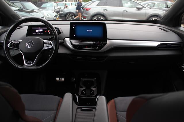 Volkswagen ID.4 First 77 kWh / Trekhaak / Camera / Apple CarPlay / DAB / 20'' / LED / Alcantara / Stoelverwarming / ACC